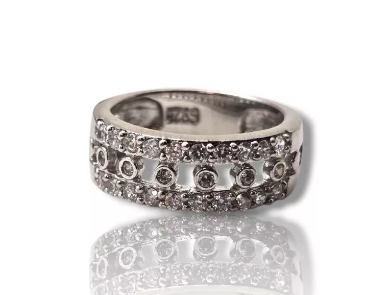 UROCZY SREBRNY  PIERŚCIONEK 4,66G 925P 14R