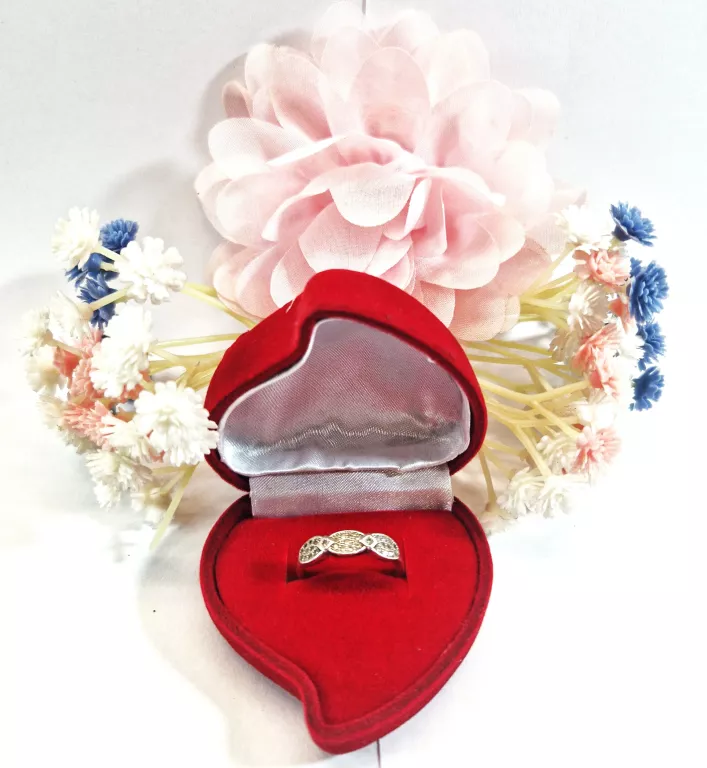 SREBRO - WYRÓB JUBILERSKI UŻYWANY PIERŚCIONEK 2,25 G 925