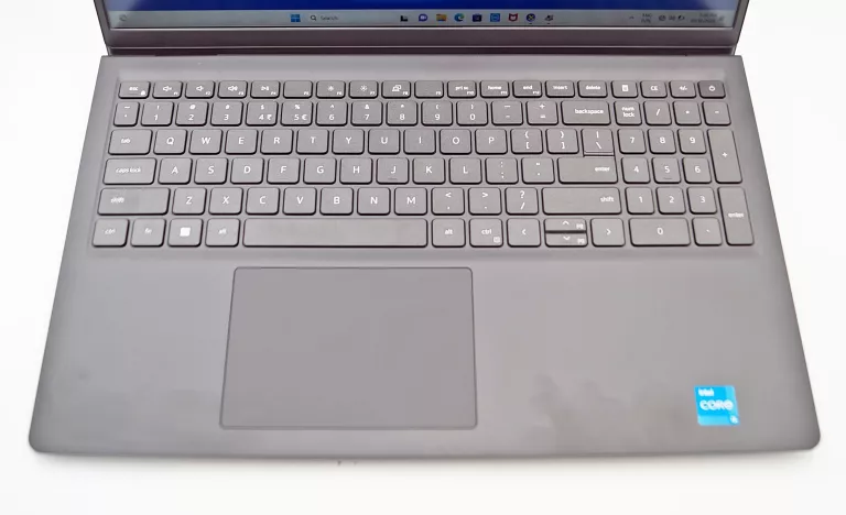 LAPTOP DELL VOSTRO 3520 I3-1215U 12 GENERACJA/8GB DDR4/SSD 256GB