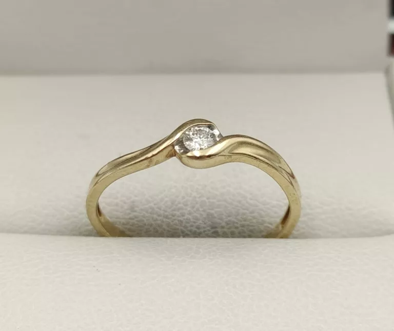 ZŁOTY PIERŚCIONEK Z DIAMENTEM 0,10 CT 14K 585/1,33 G/R 15