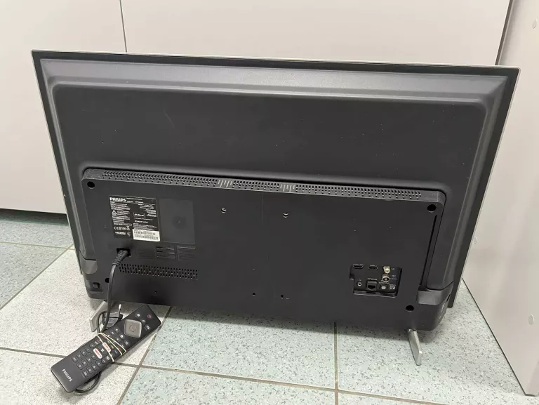 TV PHILIPS 32PFS6855/12 + PILOT