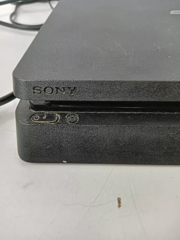 KONSOLA PS4 SLIM