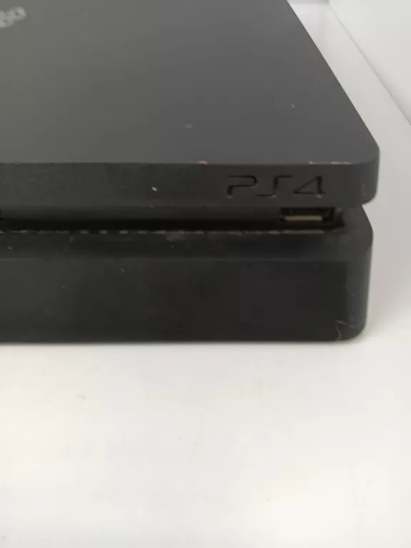 KONSOLA PS4 SLIM