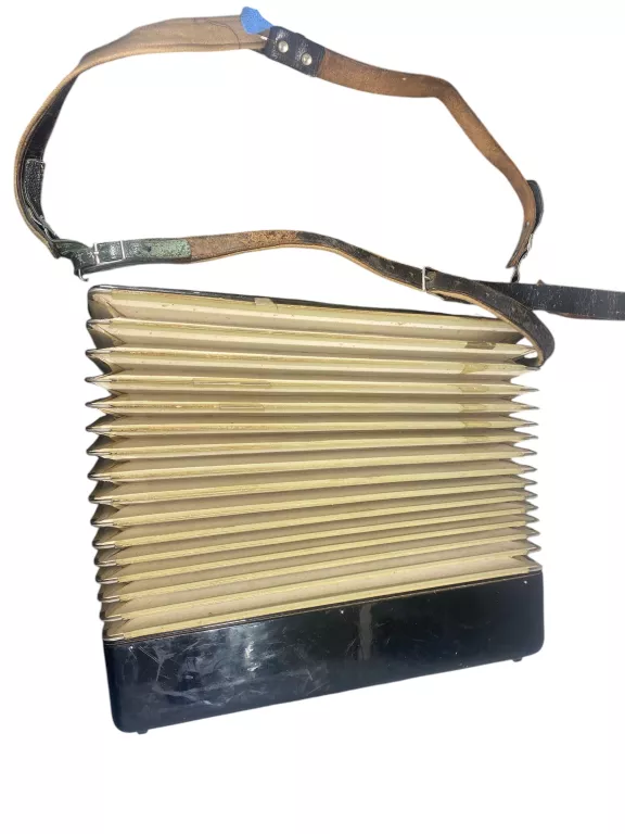 AKORDEON WELTMEISTER AMIGO 120 BASÓW