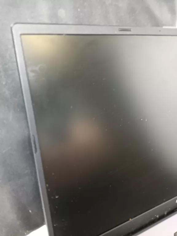 laptop-asus-x512u-vivobook-przekatna-ekranu-1600