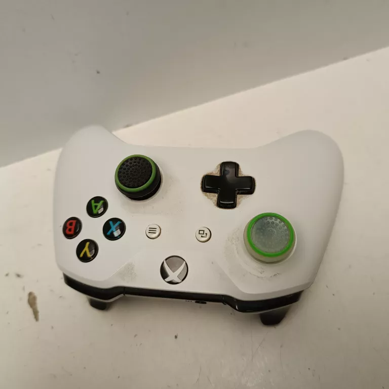 PAD DO XBOX ONE 1708 OPIS !!!