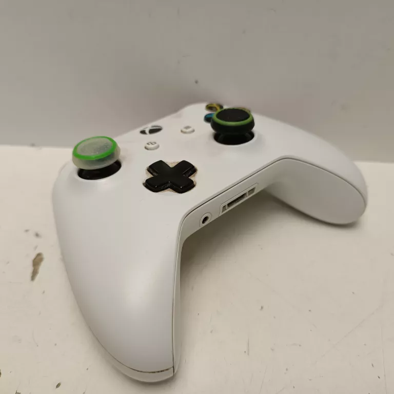 PAD DO XBOX ONE 1708 OPIS !!!