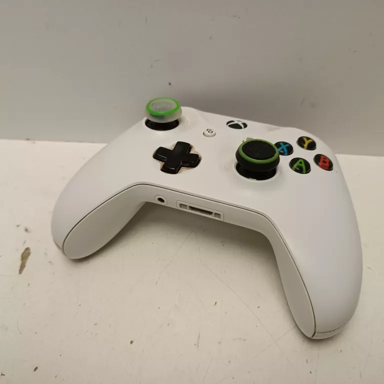 PAD DO XBOX ONE 1708 OPIS !!!