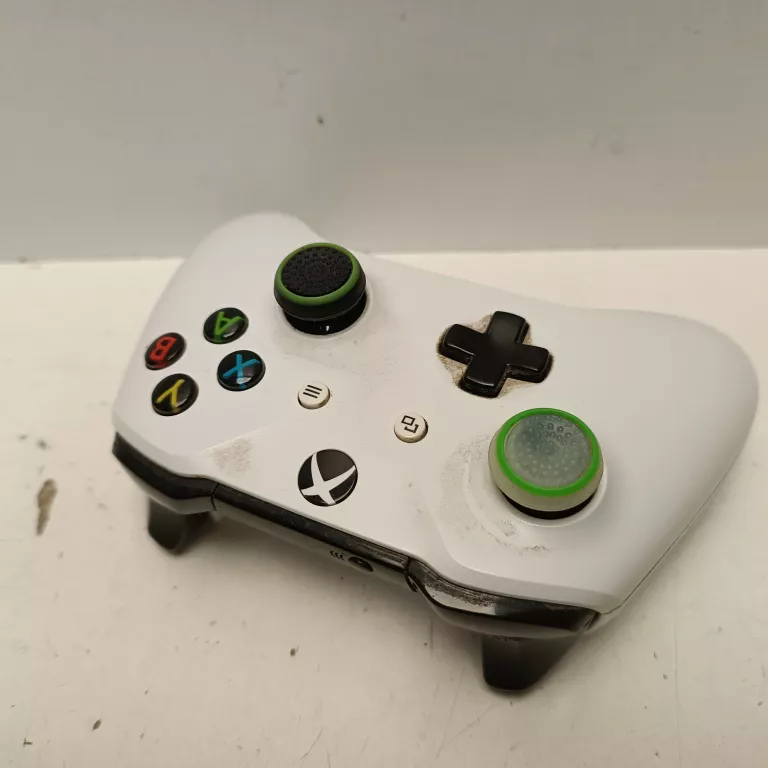 PAD DO XBOX ONE 1708 OPIS !!!