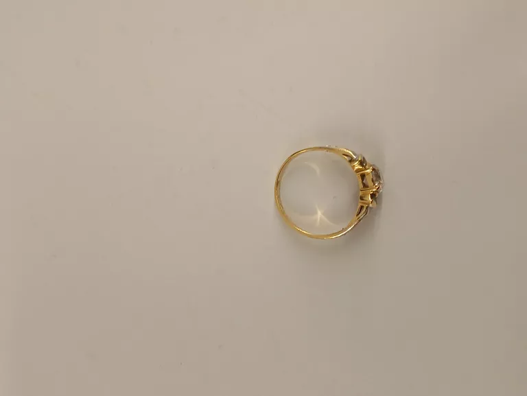 WYRÓB JUBILERSKI UŻYWANY PIERSCIONEK Z CYRKONIĄ