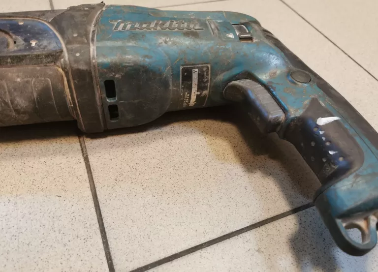 MŁOTOWIERTARKA MAKITA HR2470