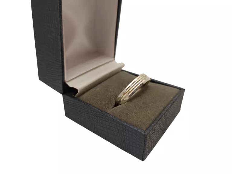 WYJĄTKOWA SREBRNA OBRĄCZKA | PR 925 | 3,18G | R 28