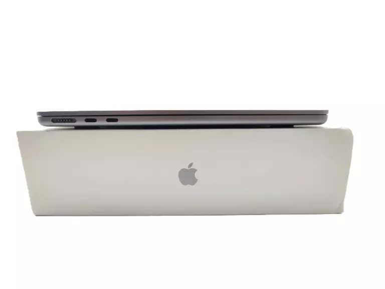 LAPTOP APPLE MACBOOK AIR 13 2022R A2681 13.60" M2 8GB 256GB SSD BAT. 99%