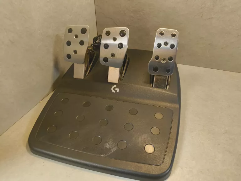 KIEROWNICA LOGITECH G923 +PEDALY, SHITFER *OPIS*