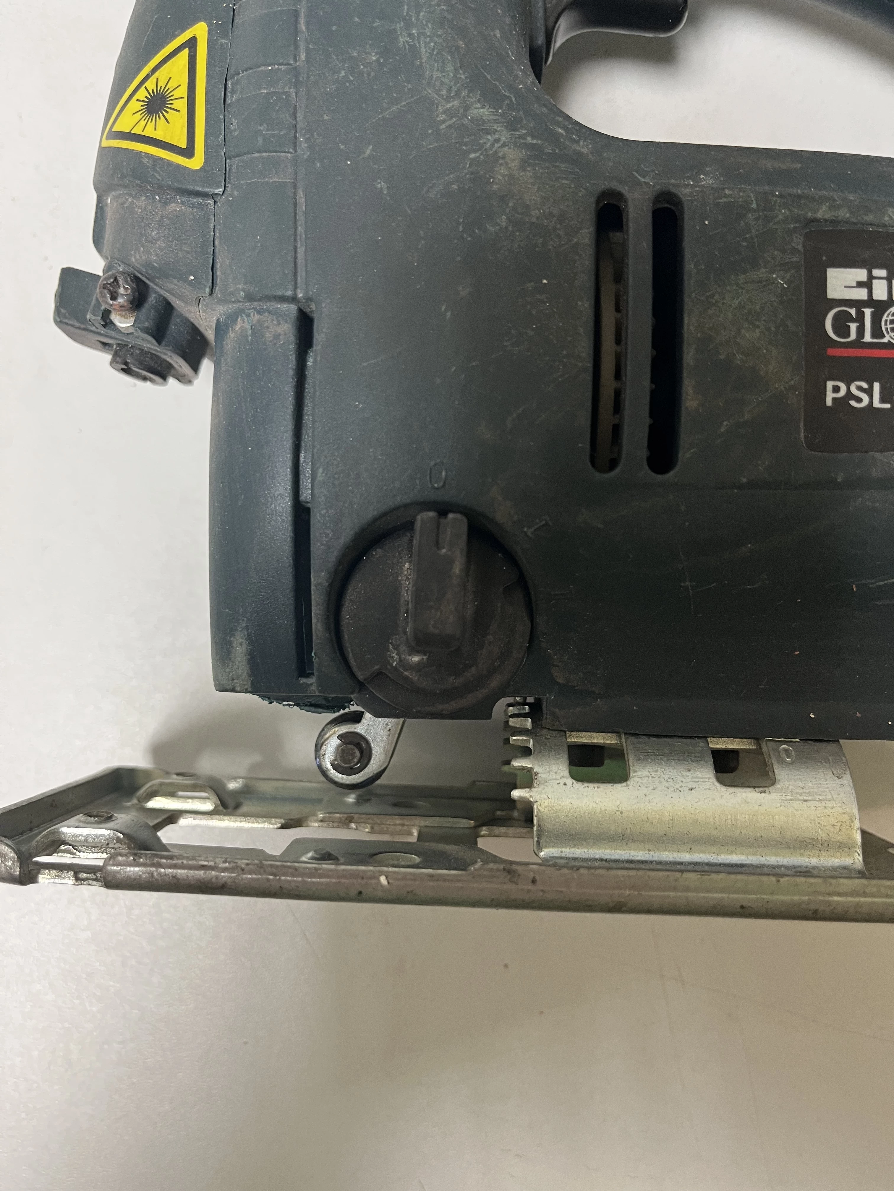 wyrzynarka-einhell-psl-g-750-opis-mocowanie-brzeszczotu-205041-222245