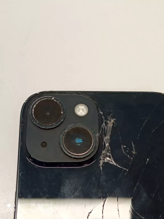 TELEFON APPLE 14 USZKODZONE PLECY