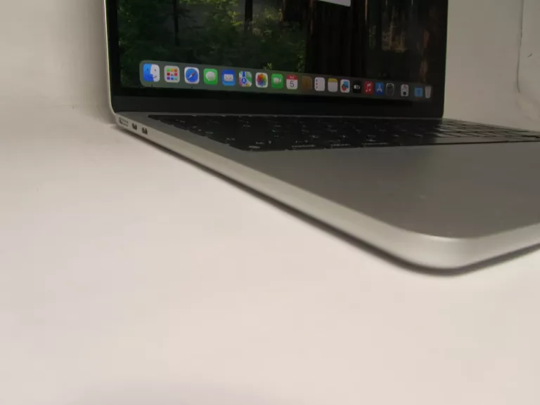 APPLE MACBOOK AIR M2 A2681 13,6 M2 8GB RAM 256GB SSD ZESTAW