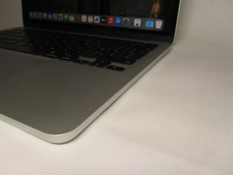 APPLE MACBOOK AIR M2 A2681 13,6 M2 8GB RAM 256GB SSD ZESTAW
