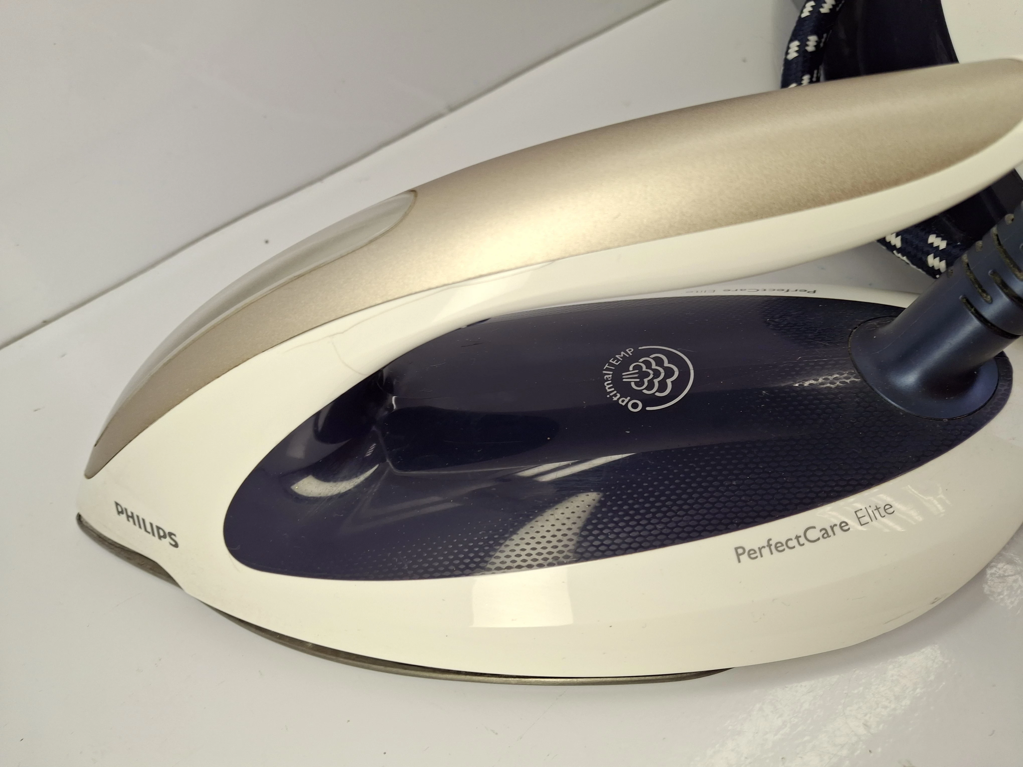 zelazko-philips-gc9630-komplet-model-zelazko-z-generatorem-pary-gc963020