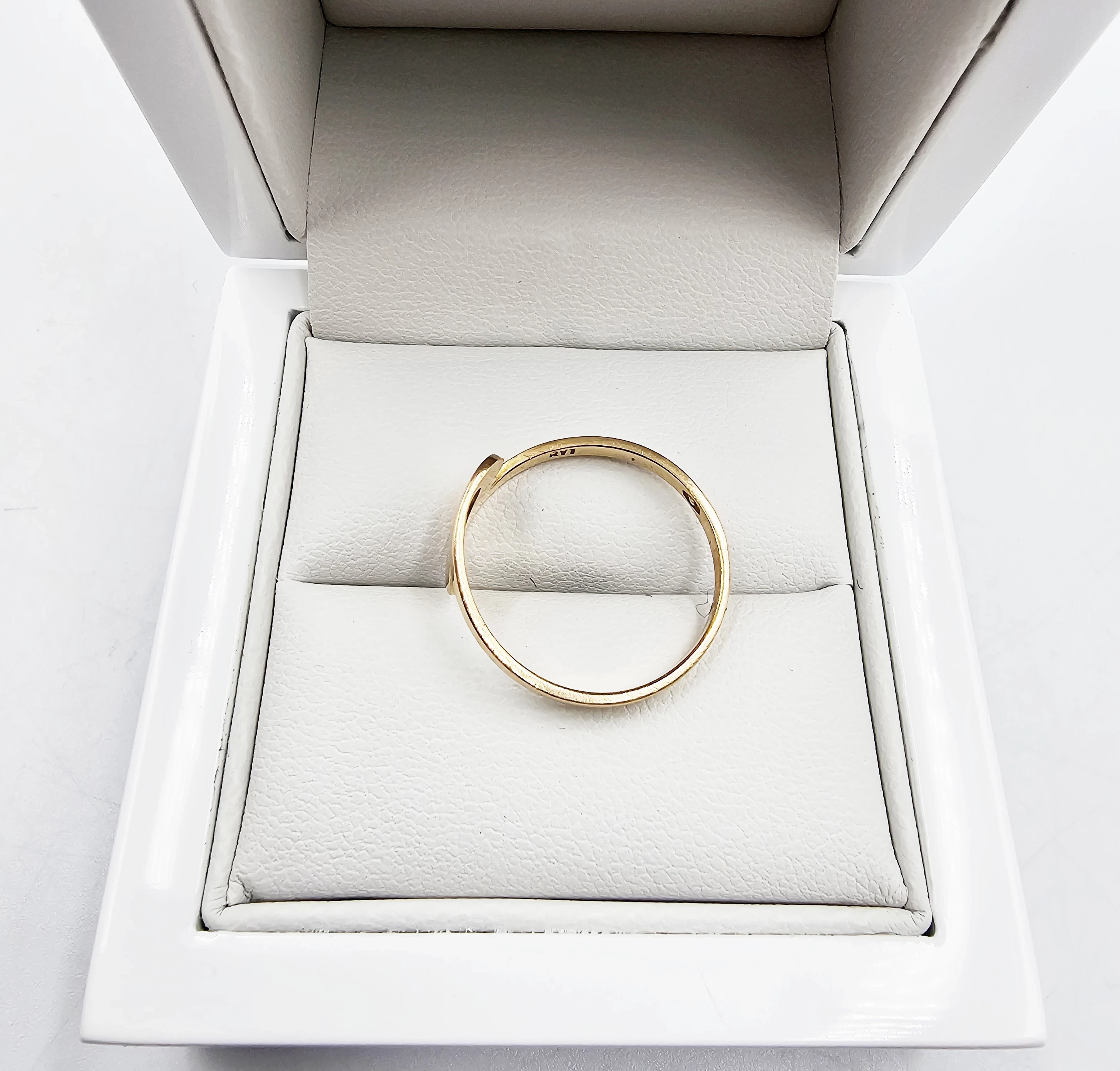 zloty-pierscionek-ze-wzorem-196gr-p585-kamien-17088-524288