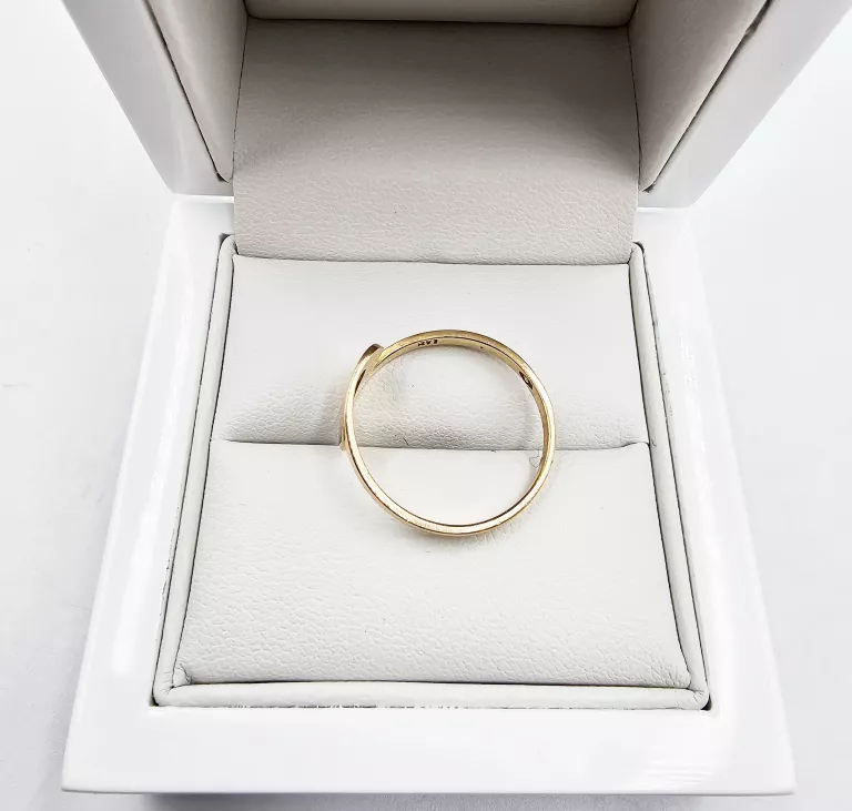 zloty-pierscionek-ze-wzorem-196gr-p585-kamien-17088-524288