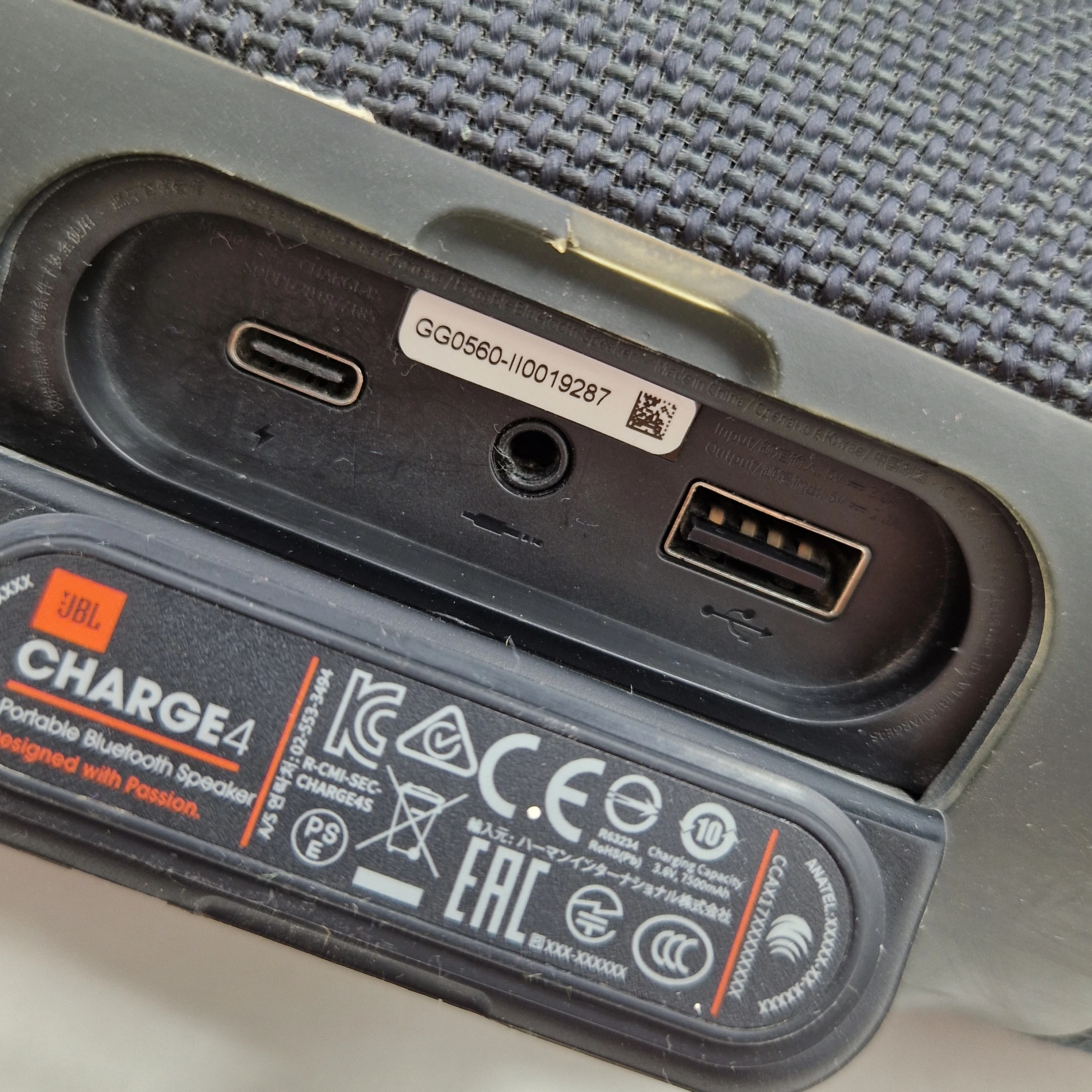 glosnik-jbl-charge-4-niebieski-kod-producenta-charge4blu