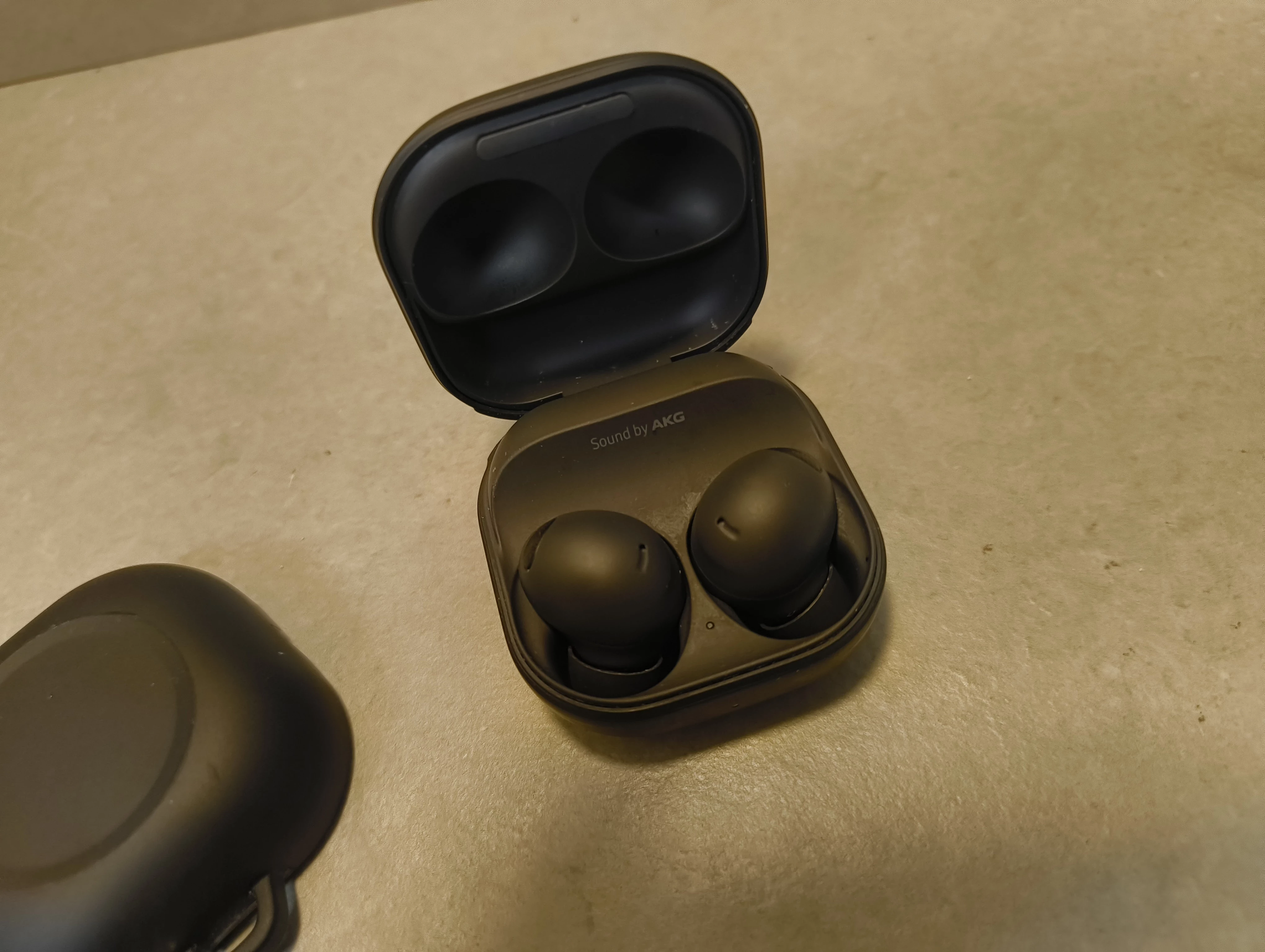 samsung-galaxy-buds-2-pro-sm-r510-transmisja-sygnalu-203713-217785