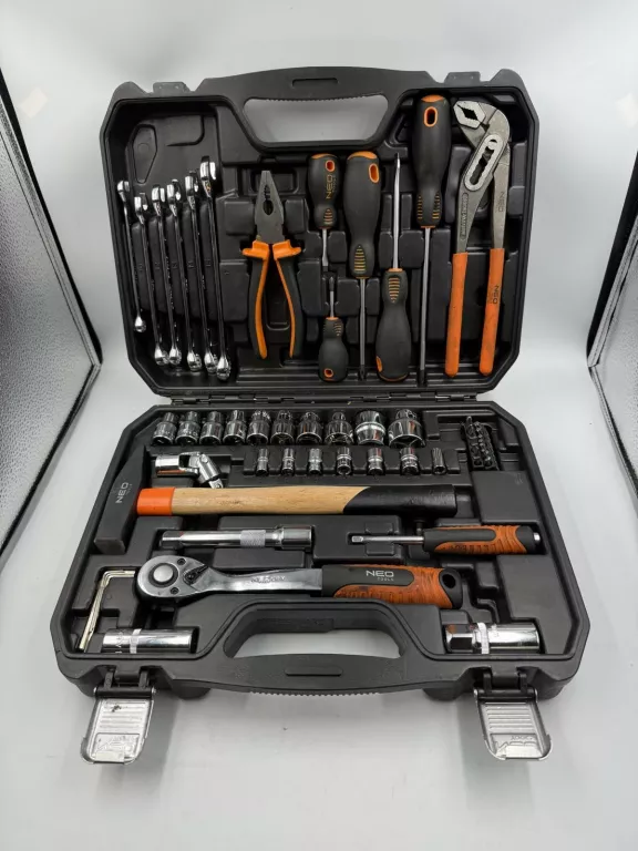 ZESTAW NARZĘDZI NEO TOOLS 110