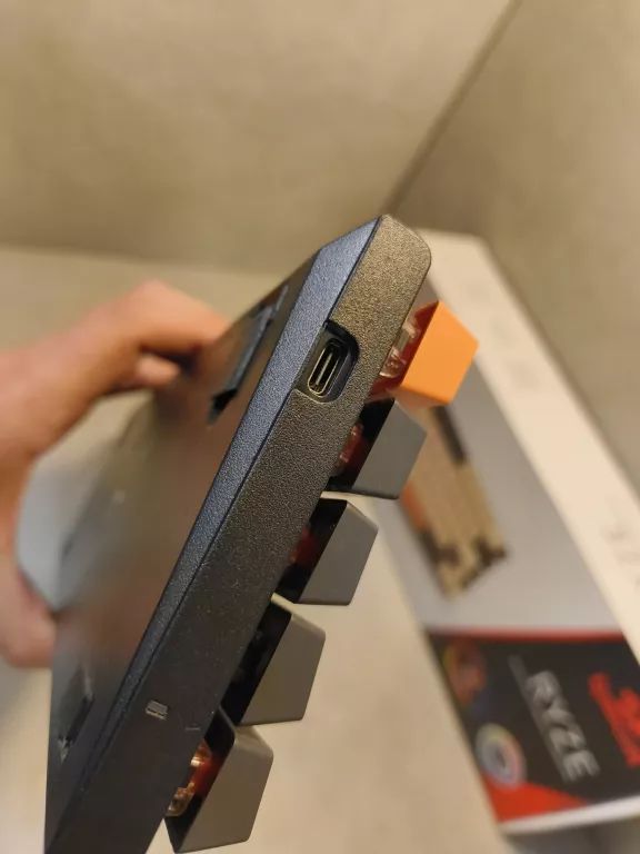 klawiatura-redragon-ryze-dodatkowe-klawisze-interfejs-1247-1