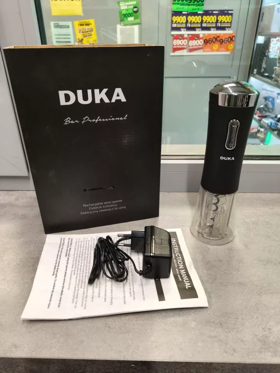 ELEKTRYCZNY KORKOCIĄG DO WINA DUKA WYKONANY Z CZARNEGO PLASTIKU