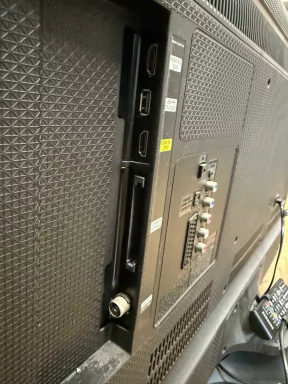 TELEWIZOR SAMSUNG UE40J5100AW + PILOT