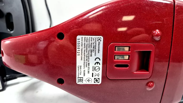 ODKURZACZ RĘCZNY ELECTROLUX RAPIDO ZB6106