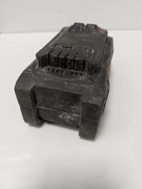AKUMULATOR HILTI B22-170 8AH* SŁABY STAN