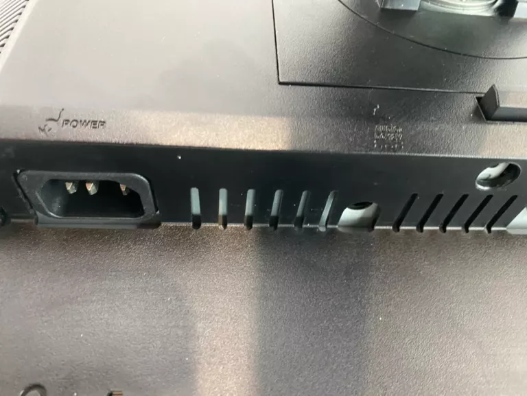 monitor-dell-p1911b-stan-11323-2