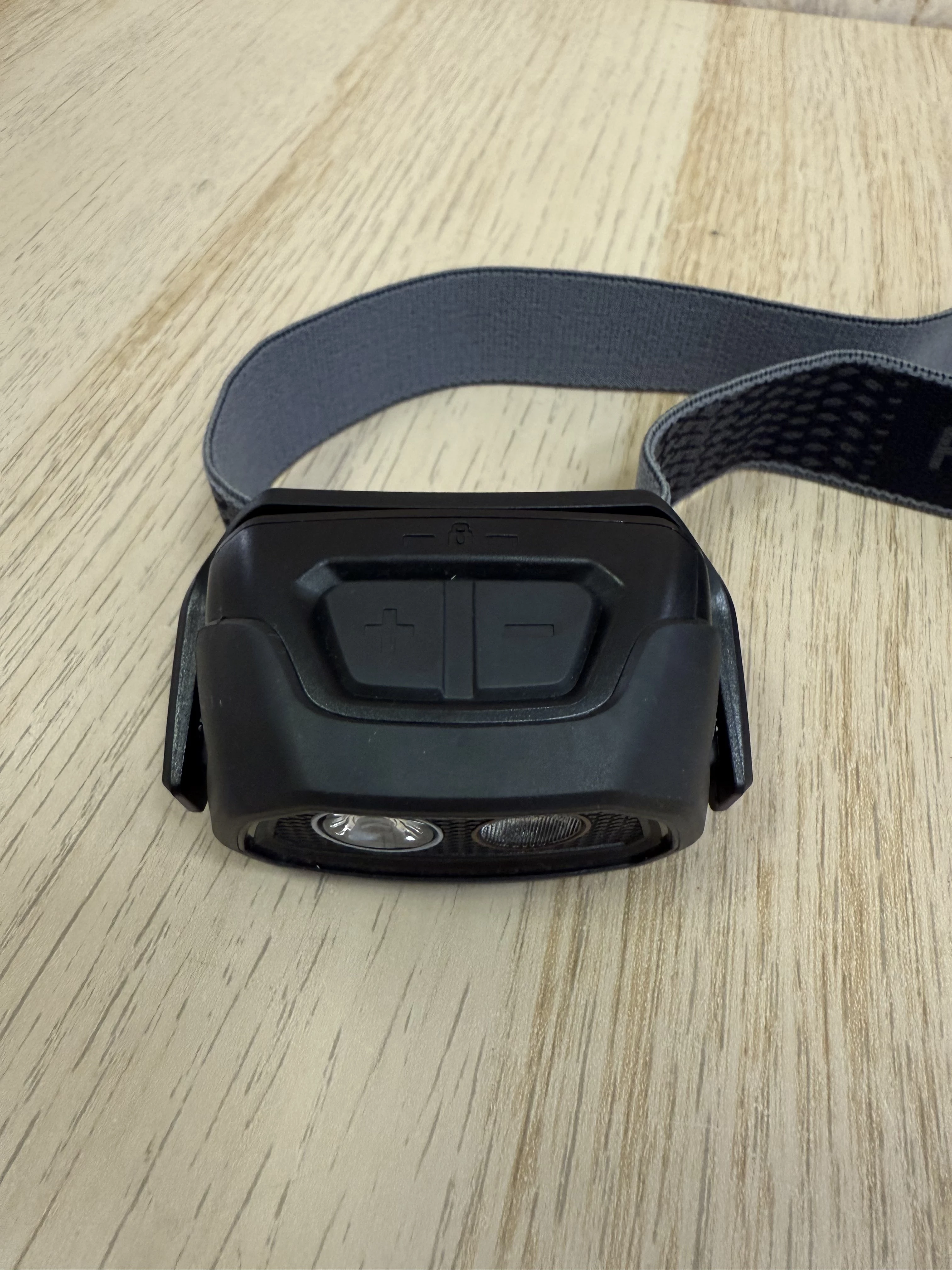 lampka-czolowka-trekkingowa-forclaz-hl500-ean-gtin-3608391623234