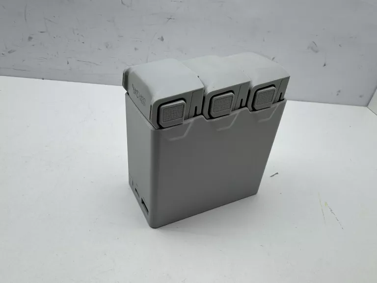 DRON DJI MINI 3