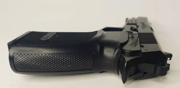 BERSA THUNDER 9 PRO WIATRÓWKA