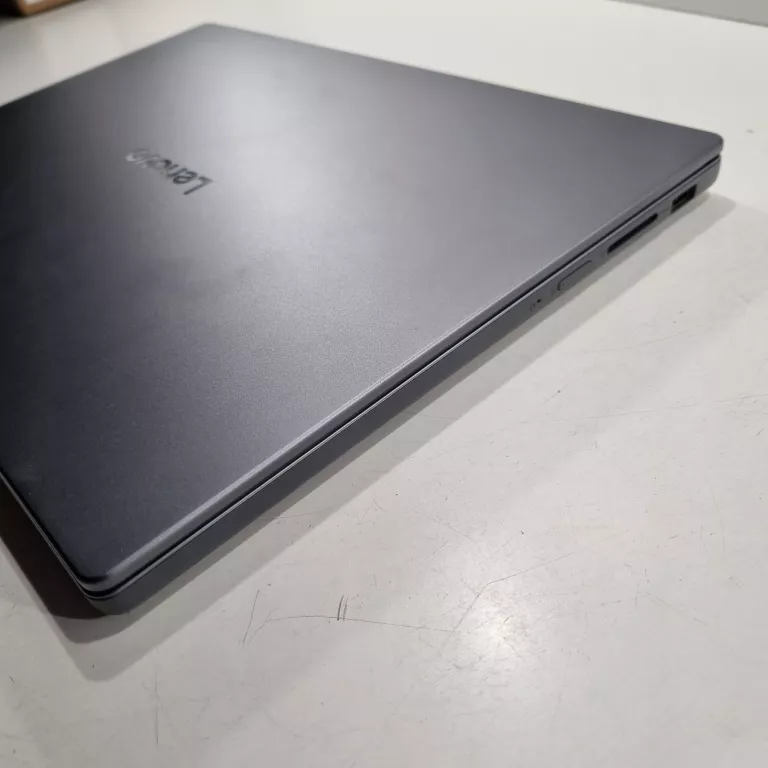 LAPTOP LENOVO IDEAPAD SLIM 3 15IRH10 15,3 "  I5 16 GB / 512 GB ZAS PUD