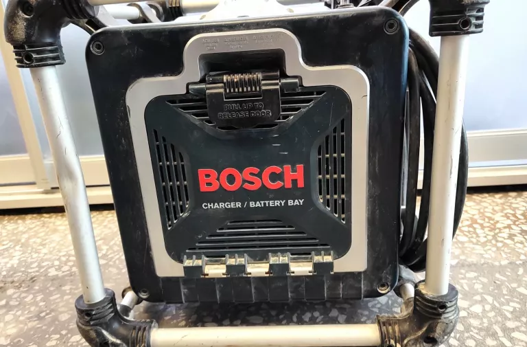 RADIO BUDOWLANE Z CD BOSCH GML 24 V-CD