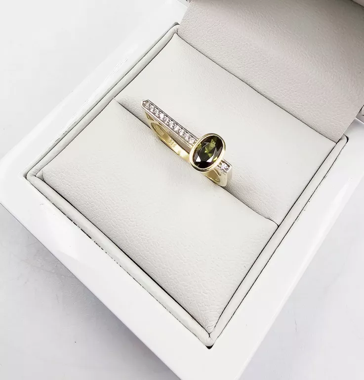 ZŁOTY PIERŚCIONEK Z CYRKONIAMI 2,01GR, P.585