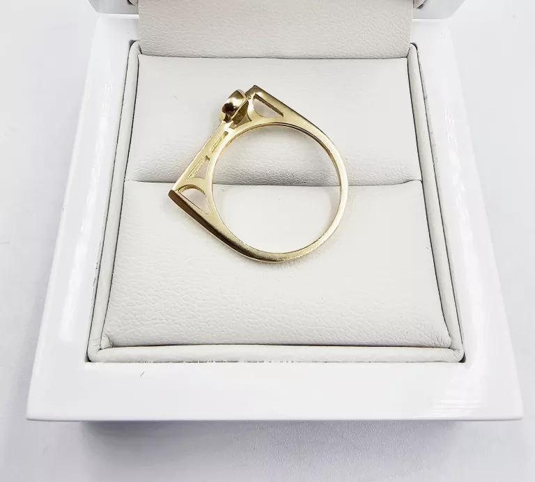 ZŁOTY PIERŚCIONEK Z CYRKONIAMI 2,01GR, P.585