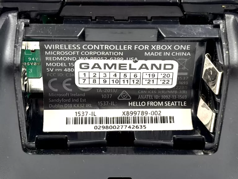 KONSOLA MICROSOFT XBOX ONE 1TB CZARNY + PAD ZASILACZ
