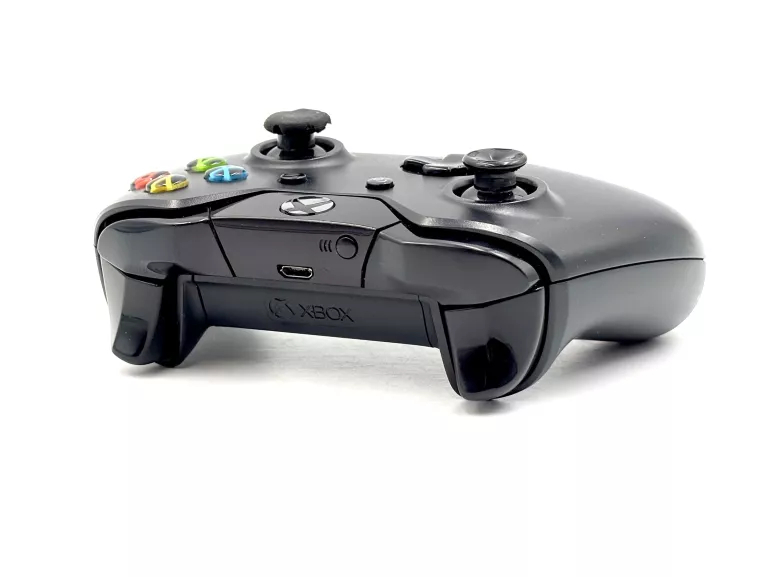 KONSOLA MICROSOFT XBOX ONE 1TB CZARNY + PAD ZASILACZ