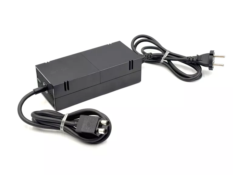 KONSOLA MICROSOFT XBOX ONE 1TB CZARNY + PAD ZASILACZ
