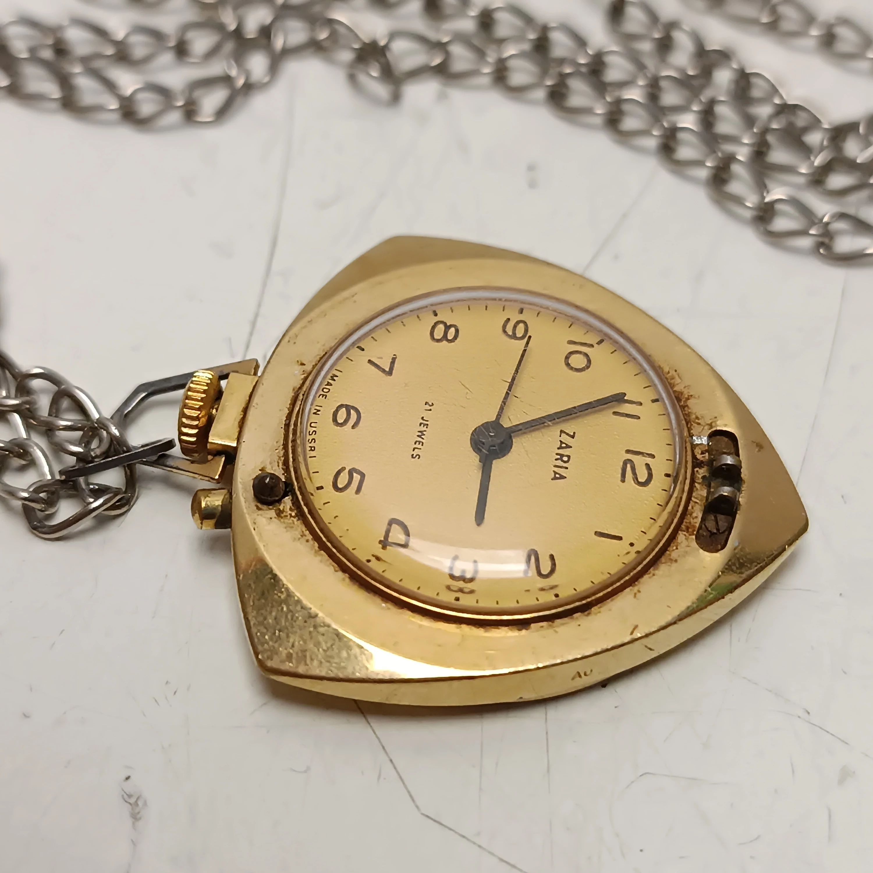 pozlacany-zegarek-zaria-21-jewels-made-in-ussr-marka-248811-958954