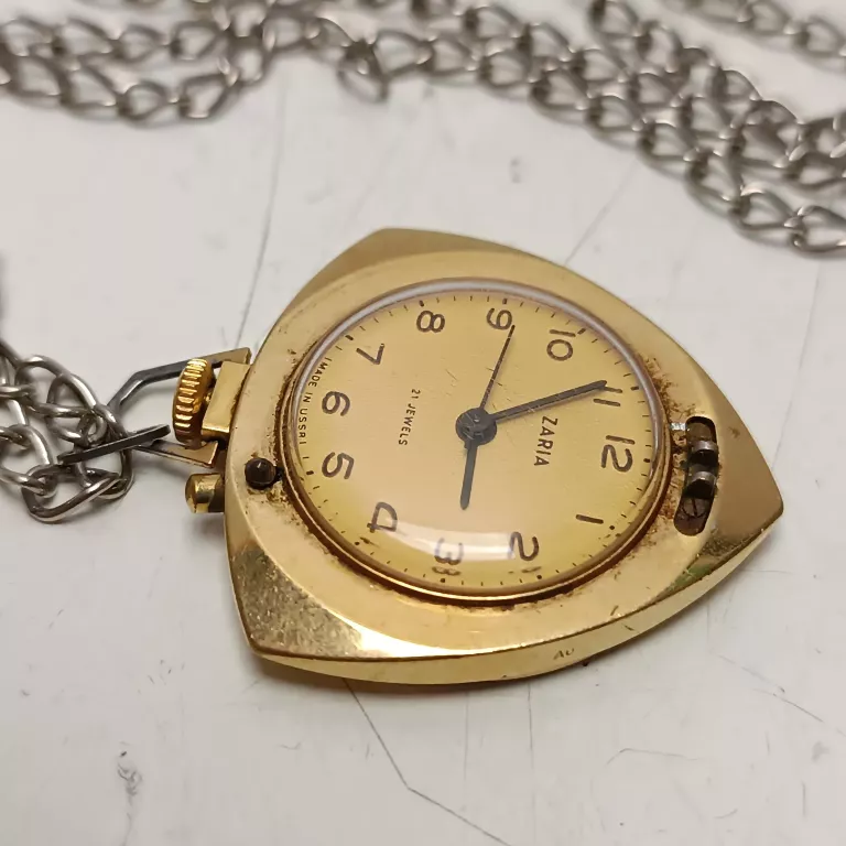 pozlacany-zegarek-zaria-21-jewels-made-in-ussr-marka-248811-958954