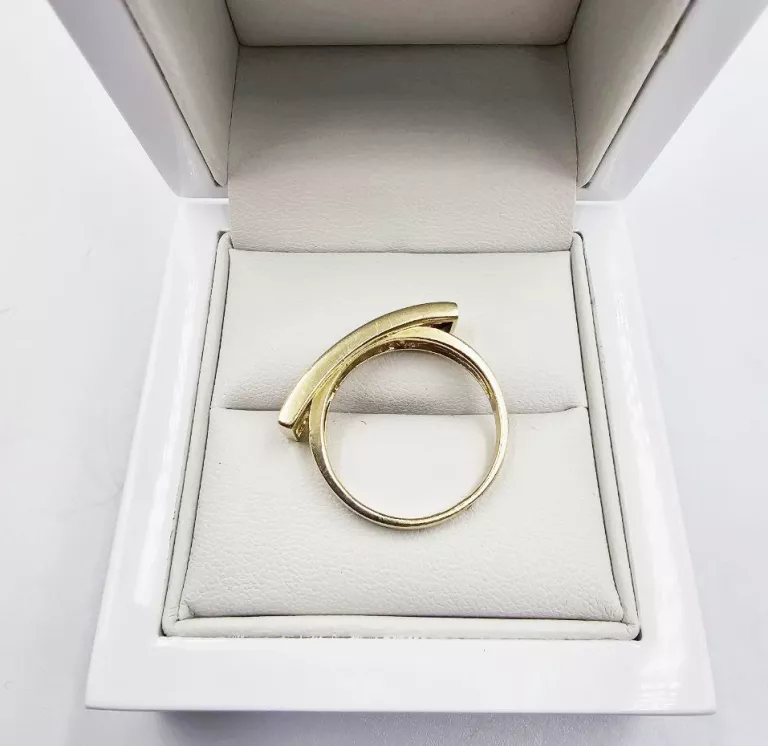 zloty-pierscionek-z-cyrkoniami-488gr-p585-stan-11323-2