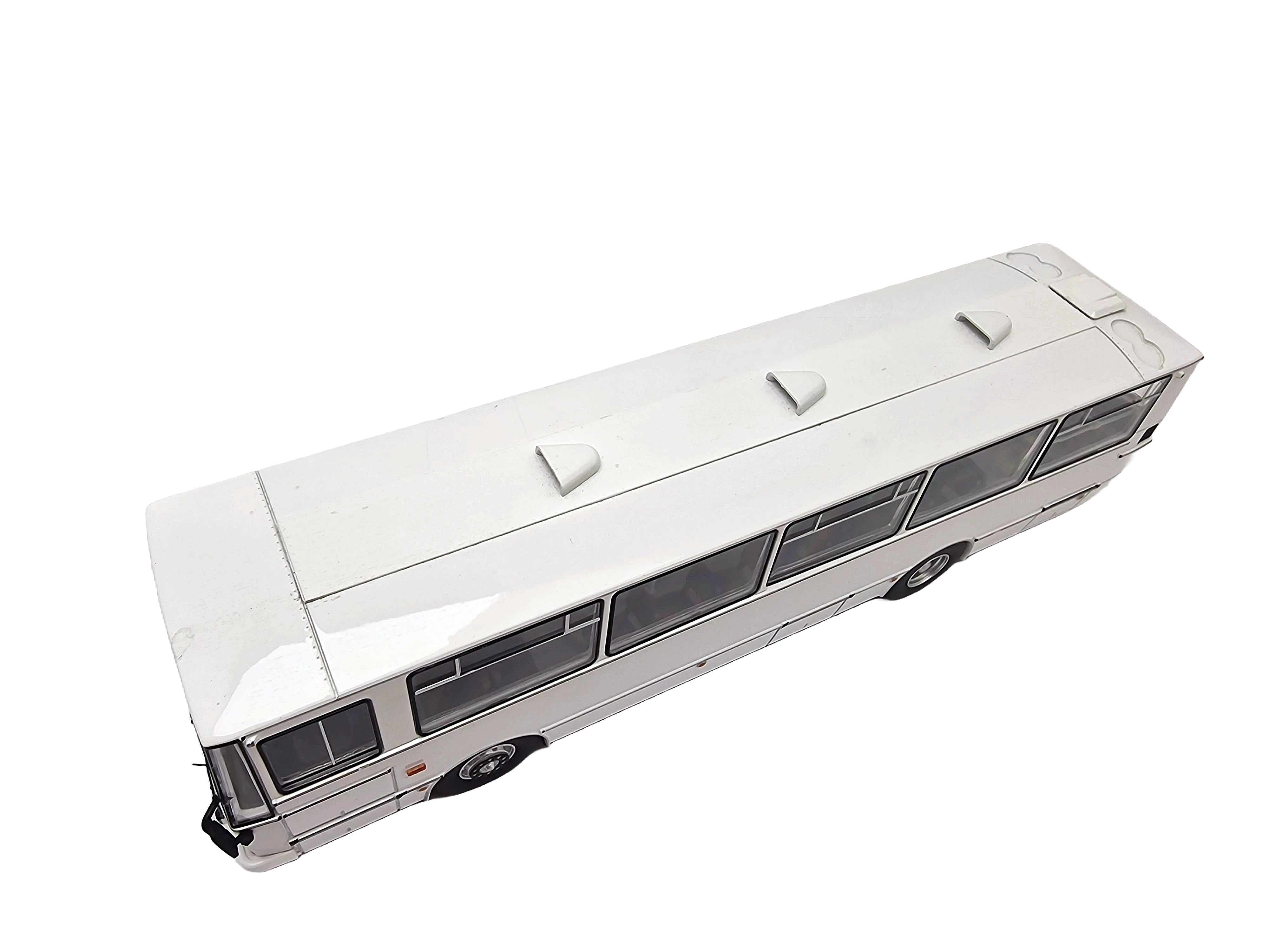 model-autobus-karosa-b732-bialy-model-karosa