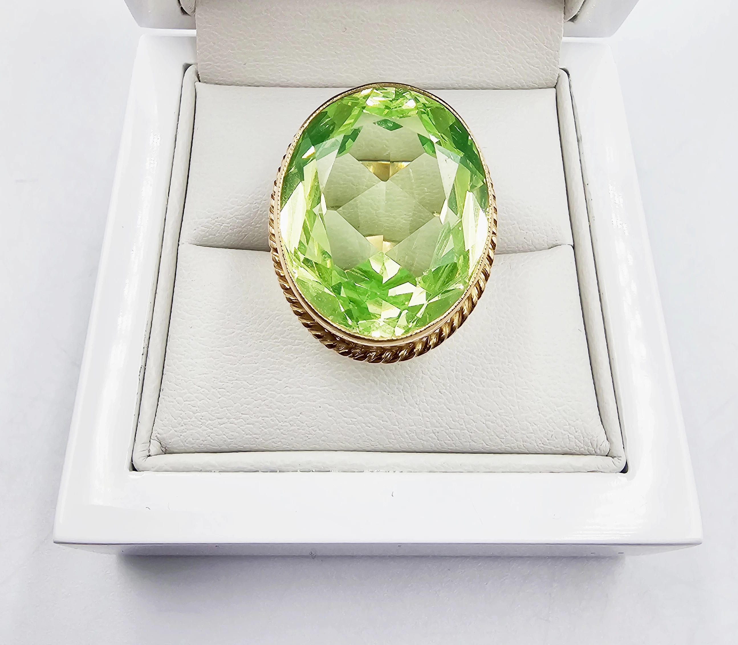 zloty-pierscionek-z-kamieniem-1293gr-p585-powstancow-slaskich-122-wroclaw