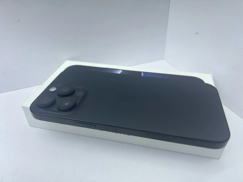 telefon-iphone-16-pro-max-256gb-gwarancja-082026-plus-bateria100-przekatna-ekranu-690